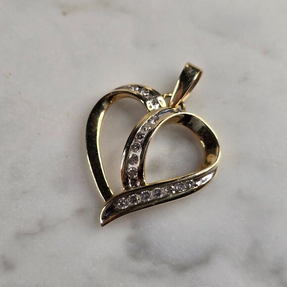 Womens Vintage Estate 14K Yellow Gold Diamond Heart Pendant 2.3g E4823